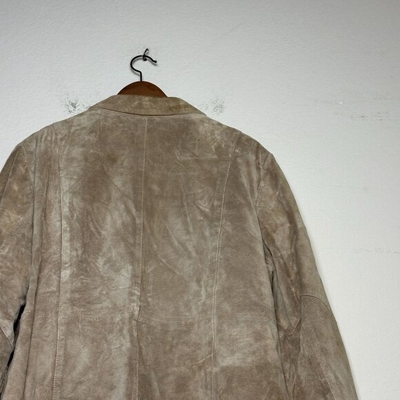 Elegant Beige Suede Blazer - Picture 13 of 14